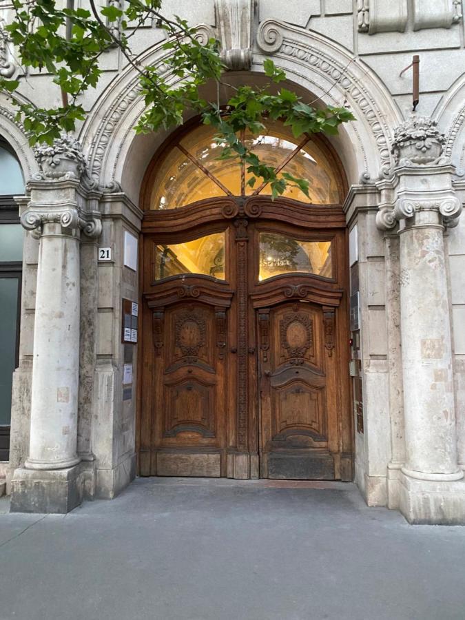 Center Rooms Budapeste Exterior foto